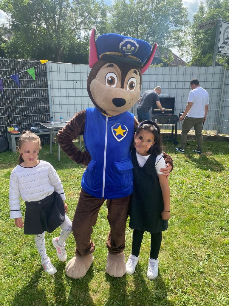 Elsa Geburtstag – Schneeballschlacht mit Kindern