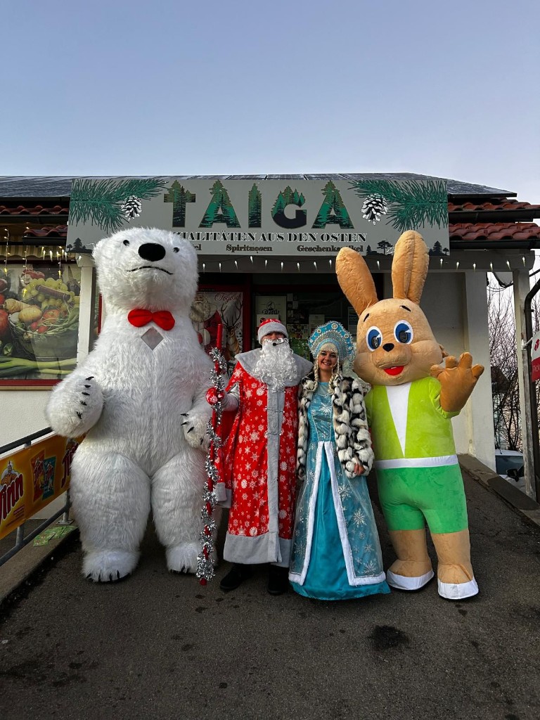 Ladybug-Maskottchen auf Indoor-Spielplatz